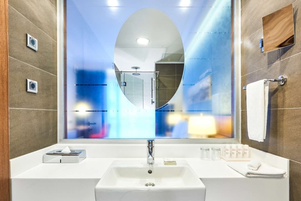 RADISSON BLU HOTEL KYIV PODIL
